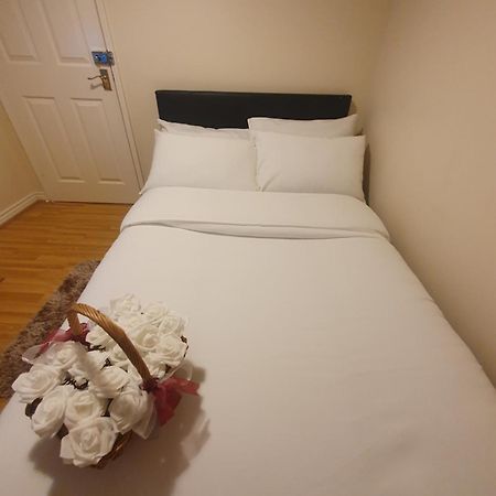 Double Size And Single Room In Barking 巴尔金 外观 照片
