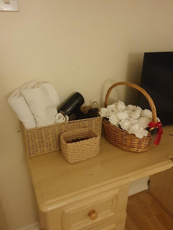 Double Size And Single Room In Barking 巴尔金 外观 照片