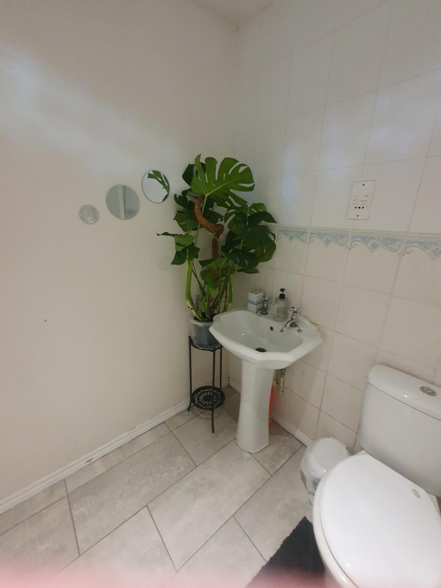 Double Size And Single Room In Barking 巴尔金 外观 照片